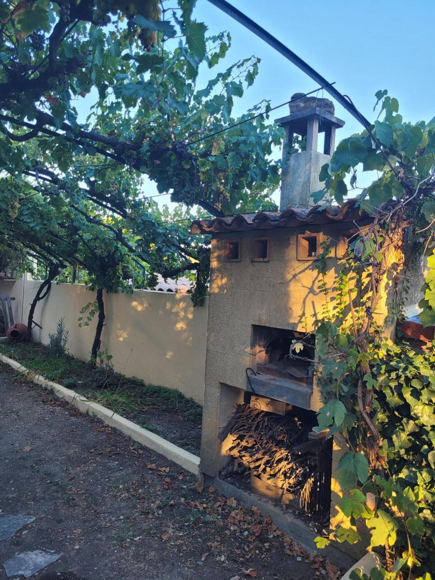 Evasion En Provence Bas De Villa Avec Jardin & Vignes, Soleil & Fraicheur Mirabeau Exteriör bild