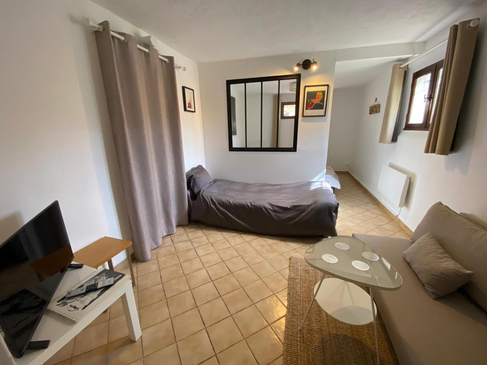 Evasion En Provence Bas De Villa Avec Jardin & Vignes, Soleil & Fraicheur Mirabeau Exteriör bild